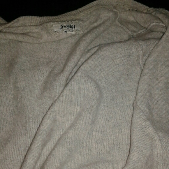 Clothes - Picture 4 of 4